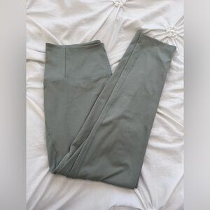 Girlfriend Collective high waist 7/8 length legging - agave sage. Size L